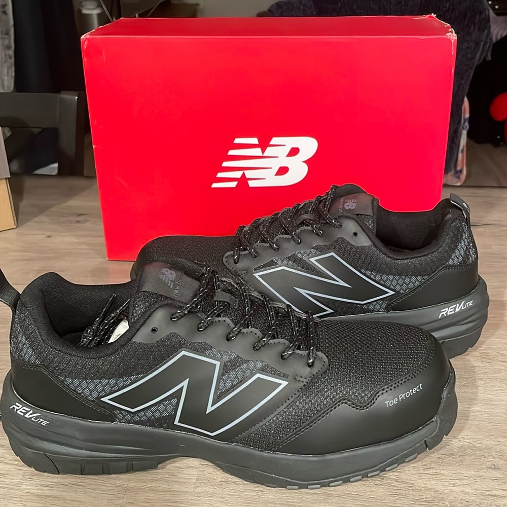 NEW    New balance work shoe size 12
